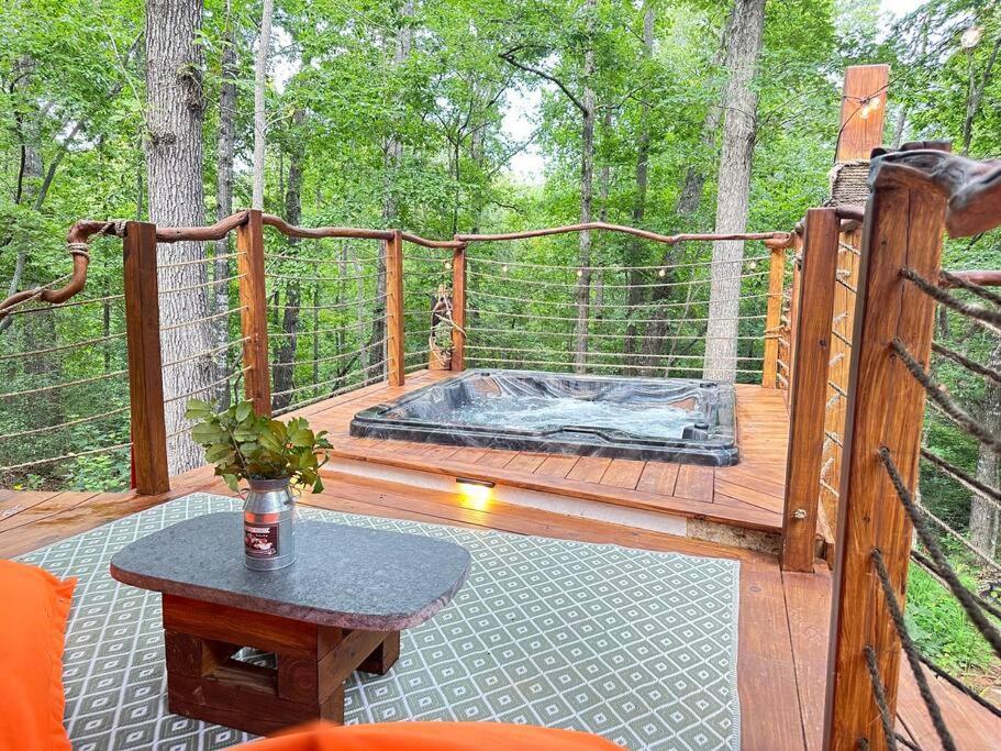 Апартаменты Secluded Rv With Private Hot Tub Rutherfordton Экстерьер фото