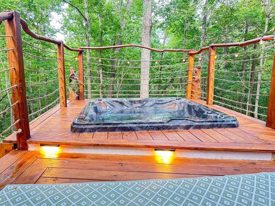 Апартаменты Secluded Rv With Private Hot Tub Rutherfordton Экстерьер фото